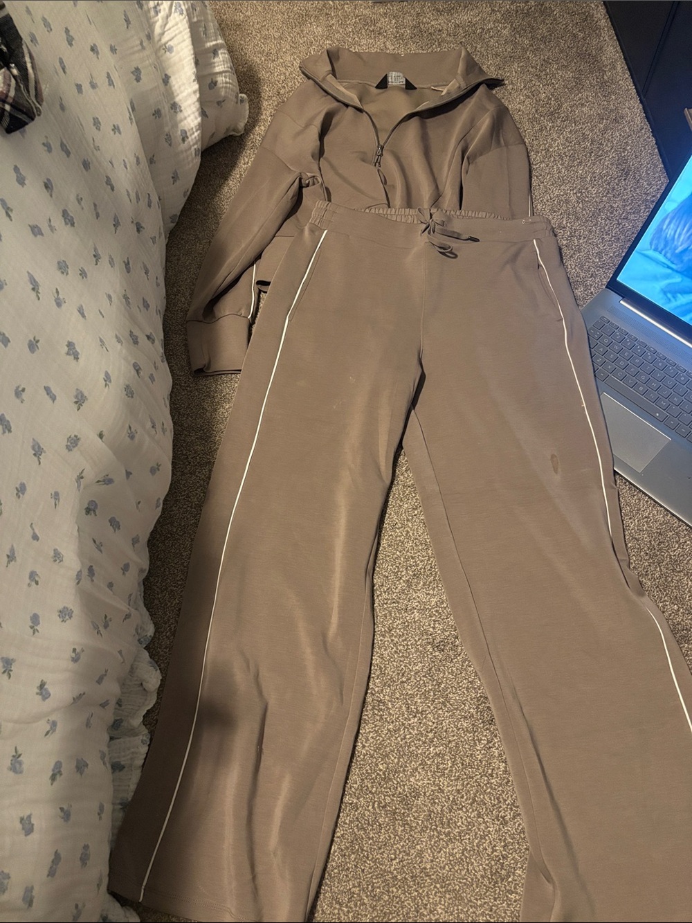 Women's Taupe Wide-Leg Jogger active  set